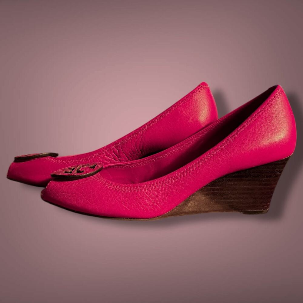 Size 8 TORY BURCH Sally Peep Toe Pink Tumbled Leather Wedge Leather Logo Detail - Picture 12 of 13
